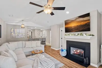 Image de Welcome to Carolina Lake Escape