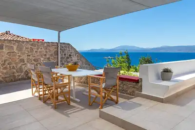 Image de Hydrelion Beachfront Suite, Divine Sea Views, Furnished Terrace, Hydra