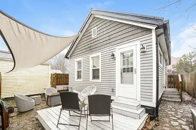 Image de Cozy Cottage on 47th, near Downtown and Lake Erie
