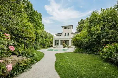 Image de 630a Luxury Villa Scherlin