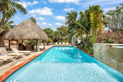 Image de Villa Nirvana 6br Private Family, Pool & Bar Villa
