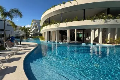 Image de Stylish Apt with Private Balcony, Pool and Gym