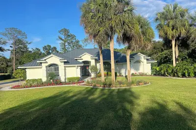 Image de 3 min to Wec, 10 min to Hits, beautiful 4 bedroom home w pool in Golden Hills