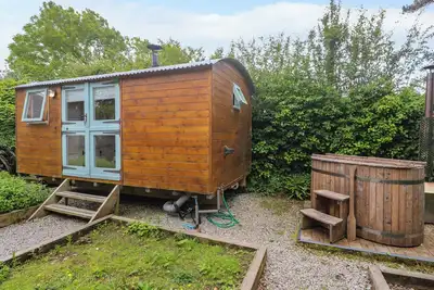 Image de Shepherds Hut, pet friendly, with hot tub in Perranporth
