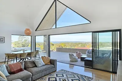 Image de Nullaki Views on Russell: Walk to Cafes, expansive views