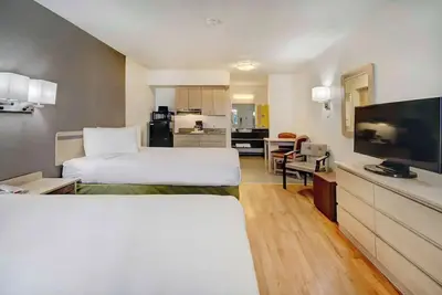 Image de Cactus Country Retreat w/ Free Parking+Pool | 4. 3 mi to Reid Park Zoo | 2 Units