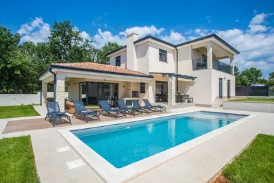 Image de Maison pour la famille avec la piscine Porec (K-27532)