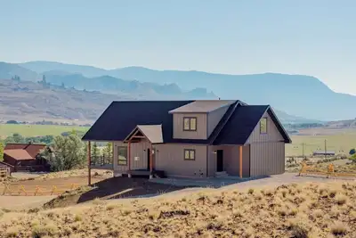 Image de LaLuna Ranch- 4 bedroom mountain-view home on the way to Yellowstone
