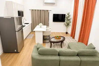Modern 2br Georgetown Home with Generator & Ac.