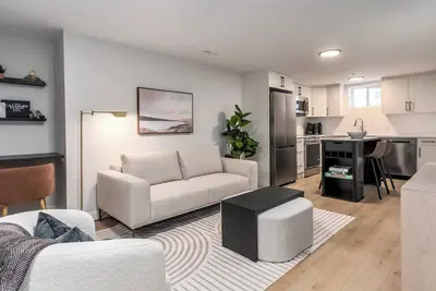 Image de Alpine Elegance | Modern 2br Suite