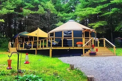 Image de Unique Yurt Cabin Experience in Woods w/ Hot Tub