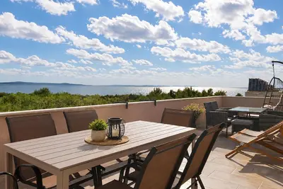 Image de Lovely apartment in Privlaka with house sea view