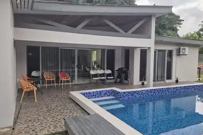 Image de Pacific Harbour Pool Villa — Near Beach & Lake