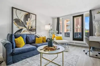Image de Bright Beltline Suite, Sleeps 4, Free Parking
