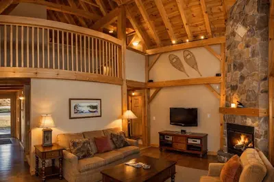 Image de Cottage 32 | Pet-Friendly Forest View Muskoka Cottage Sleeps 6