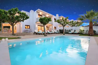 Image de Sunlight Grand Villa 3 Heated Pools 36 guests