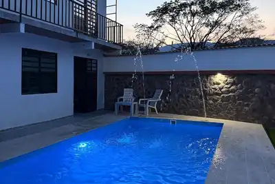 Image de Cozy country house with swimming pool and comfort only 5 min. from the city.