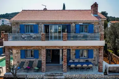 Image de Villa with pool and sea view