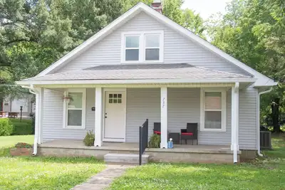 Image de Simple home base in Murray, Ky near hospital & campus