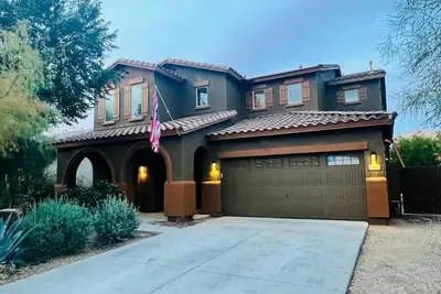 Image de Spacious 4br/3. 5ba Goodyear Home · Sleeps 10 · Near Westgate & I-10