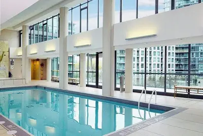 Image de Lakeview Toronto Fifa venue Condo W/Free Parking Near Bmo Field