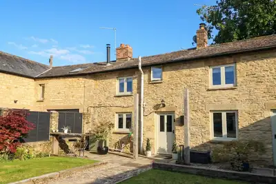 Image de 2 The Gardens, pet friendly, with open fire in Lechlade-On-Thames