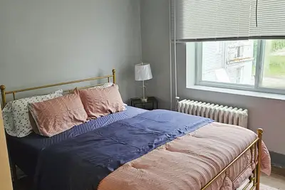 Image de Spacious 1 bedroom apartment with 2 queen bed in charming Eden