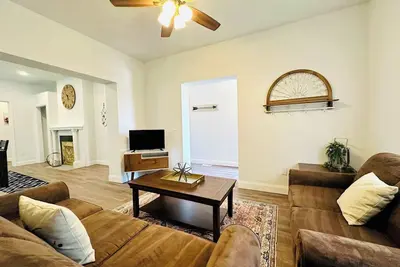 Image de Beautiful 2 Bedroom Apartment - Easy City Access