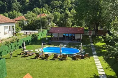 Image de Luxury 5-Bedroom Villa with Heated Pool, Spa & Mountain Views