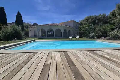 Image de Villa rénovée Piscine · 4 ch ·Sant'Ambroggio