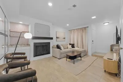 Image de Modern & Stylish Arlington Home Near At&T Stadium