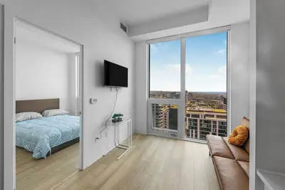 Image de Saint Suites - Penthouse 2Bed+2Bath High Rise Condo