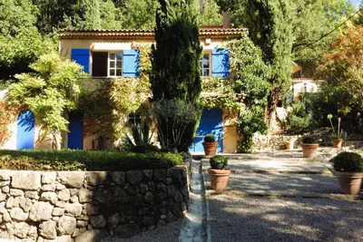 Image de Villa Provençale de charme avec piscine et sauna