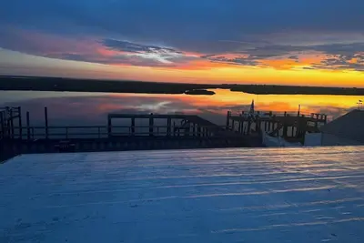 Image de Sunset-bay condo #2! -2 Br/1 Ba - 2nd floor