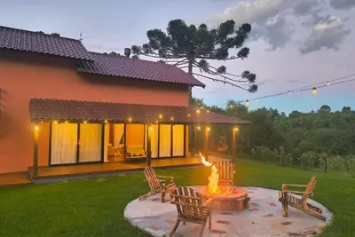 Image de Country house in Lages, Aconchego Serrano, with outdoor hot tub.