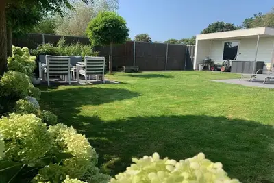 Image de Maison de vacances à Renesse avec piscine