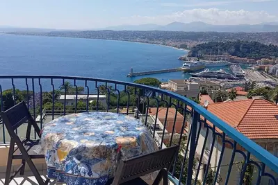 Image de fantastic view! private bedroom in a 3 bedroom flat with private bathroom,
