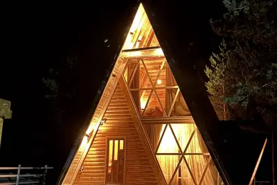 Image de Beautiful A-Frame Wooden Chalet – Sleeps up to 6 Guests