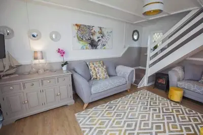 Image de Poachers Cottage & Old Tom Cottage | Sleeps 12 | Dog Friendly | Pool, Tennis & Family Facilities