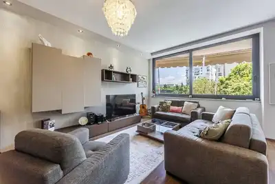 Image de City Lights Apartment | 2br with Balcony
