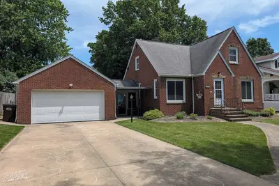 Image de Peaceful 3-bedroom bungalow with Ac in charming Parma, Ohio