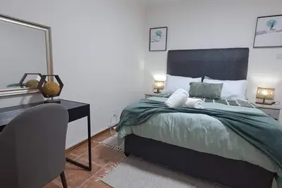 Image de Cozy self-catering apartments, 1 & 2 bedrooms, fully equipped kitchens. Book now