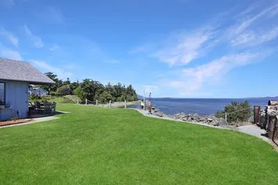 Image de Little Blue - Beach Front on Samish Island