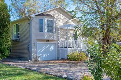 Image de Grateful Tides  Grateful Tides  Beautiful remodeled 5 bedroom home