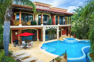 Image de Villa Oasis - Tropical Retreat w/ Saltwater Pool and Epic Sunset Views!