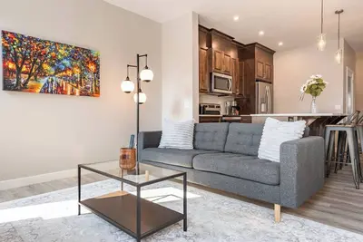 Image de Green Bay Stay - 3br, Ac, Garage, Backyard, Self Check-in, Prof Cleaned