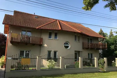 Image de Appartement de vacances avec Wi-Fi, climatisation, balcon et parking