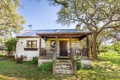 Image de Romantic Cottage Rental for a Secluded Getaway near Fredericksburg, Texas