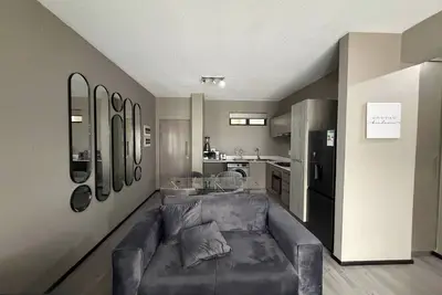 Image de Appartement moderne de 2 chambres avec jardin à Fourways, Sandton