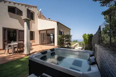 Image de Breathtaking Sea Views & Jacuzzi in Cefalù